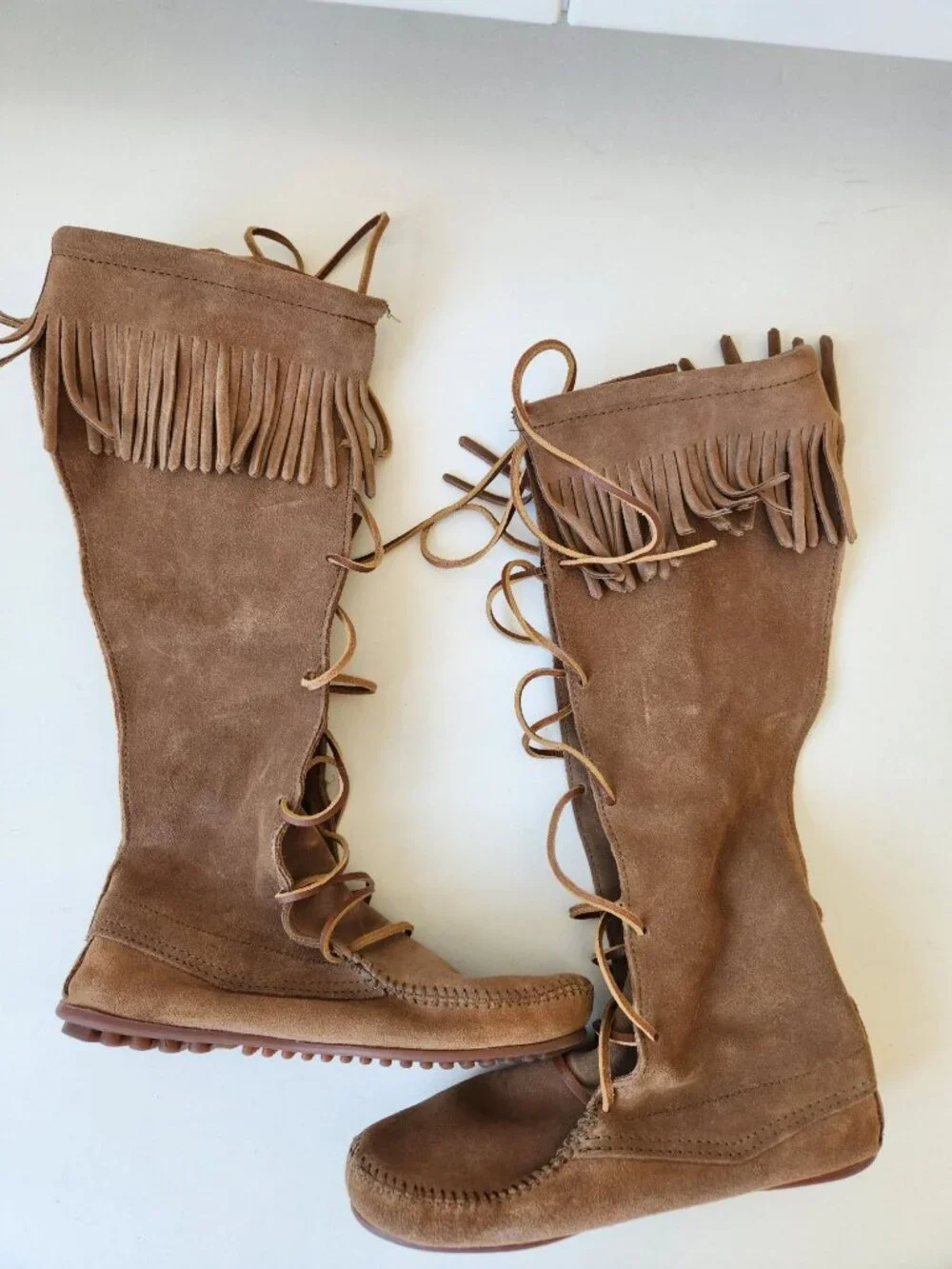 Minnetonka Brown Suede Lace-Up Knee-High Fringe Moccasin Boots Festival Hippie - Picture 1 of 6